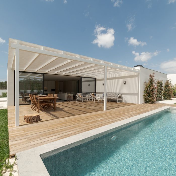 nuova-edilizia Ristruttura by IWG: Serramenti, Portoni, Ristrutturazioni, Contract a Crema e Melegnano