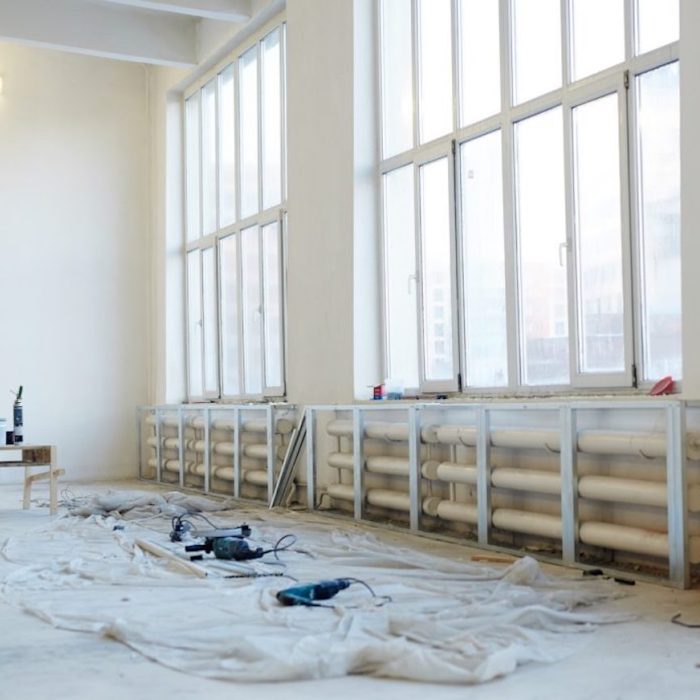 Ristruttura by IWG: Serramenti, Portoni, Ristrutturazioni, Contract a Crema e Melegnano